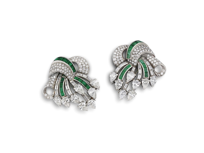 Coppia di clips con diamanti e smeraldi