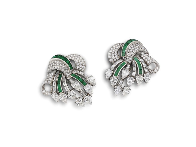 Coppia di clips con diamanti e smeraldi