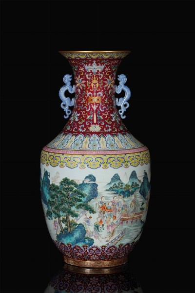 Vaso imperiale famiglia Rosa, marchio imperiale Quianlong rosso ferro a sei caratteri del periodo (1735-1795)