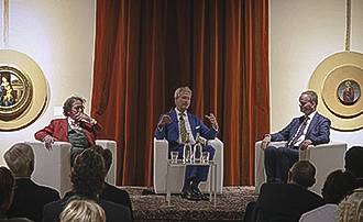 Video Conversazione sul mercato e la storia dell’arte con: philippe daverio e eike schmidt